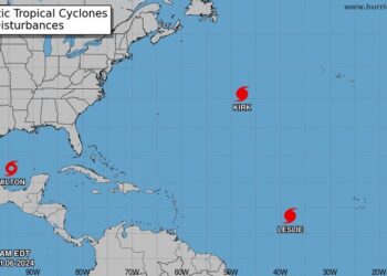 Huracán Leslie se fortalece más