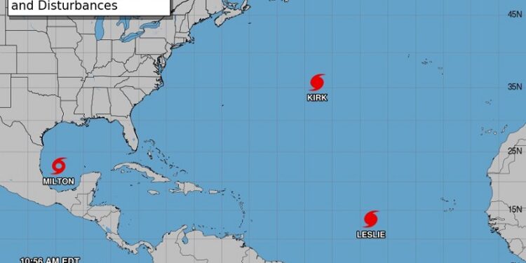 Huracán Leslie se fortalece más