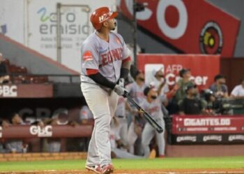 Dos jonrones de Maldonado guían triunfo sobre Gigantes