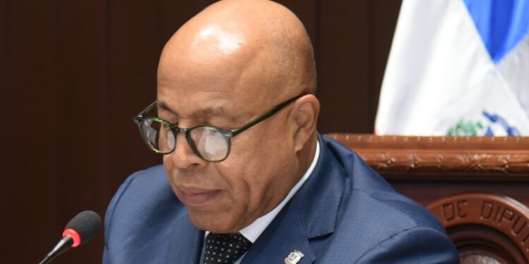 Diputados aprueban acuerdo de servicios aéreos con Guatemala