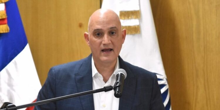 Ministro de Economía explica alcance de la propuesta de modernización fiscal