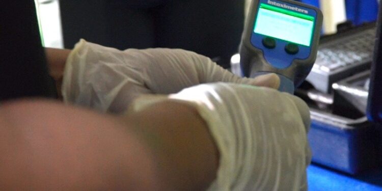 Un total de 35 conductores dieron positivo a prueba de alcoholemia en inicio de operativo