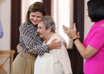 Vicepresidenta afirma que el gobierno ha triplicado presupuesto para servicios a envejecientes