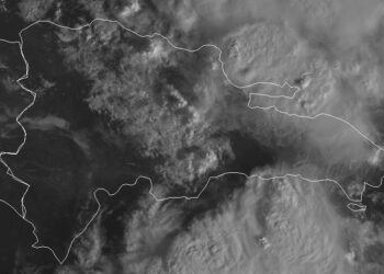 Onda tropical y vaguada producirán aguaceros, tormentas eléctricas y ráfagas de viento