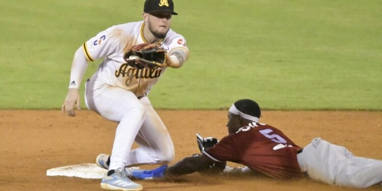 Águilas caen 13 por 5 frente a los Gigantes en el Estadio Cibao