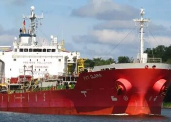 Putin aprobó suministro de 80.000 toneladas de combustible a Cuba