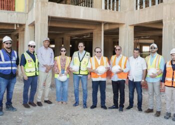 José Paliza supervisa avances del proyecto Cabo Rojo