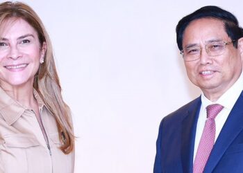 Carolina Mejía sostiene encuentro con el primer ministro de Vietnam