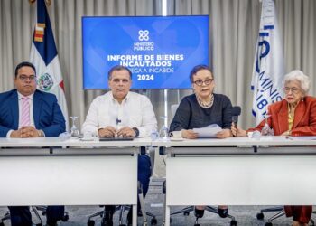 Procuradora entrega más de 3.200 millones de pesos decomisados en casos de corrupción
