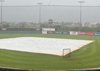 Lluvia vuelve a suspender partido del Escogido