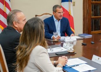 Pierluisi anuncia inversión de 12 millones en el IAAPR y el ecosistema académico aeronáutico y aeroespacial