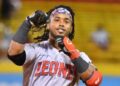 Segura pega grand slam, pero Leones caen en Santiago