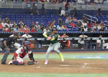 José Barrera remolcó cinco en triunfo de las Estrellas sobre Lara