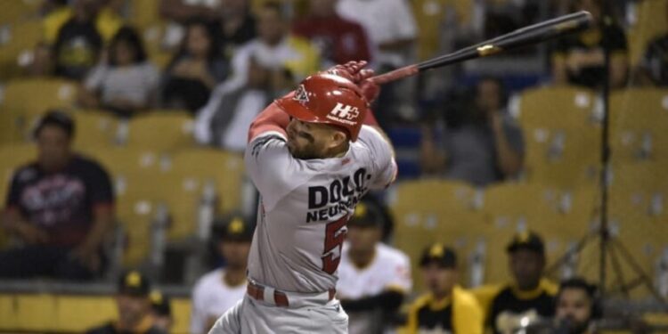 Marmolejos pega doble, pero Leones caen en Santiago