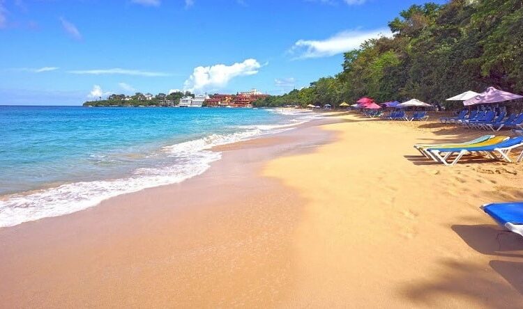 Defensa Civil de Puerto Plata anuncia cierre de playas por fuerte oleaje