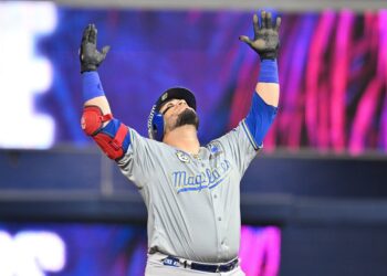 Magallanes derrota a Caracas y enfrentará a las Estrellas