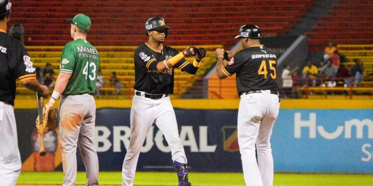Estrellas brillan en Santiago frente a las Águilas