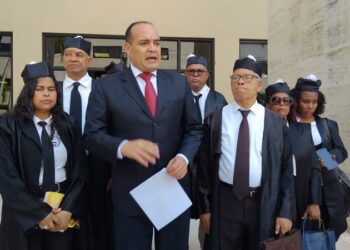 Fundación Primero Justicia interpone querella contra directores de la OPTIC, y de Pasaportes