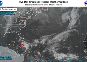 Tormenta Rafael se organiza mejor a medida que el centro pasa al sur de Jamaica
