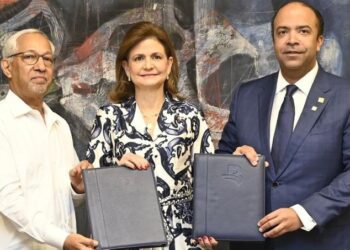 Banreservas y Minerd firman acuerdo para llevar educación financiera a centros educativos