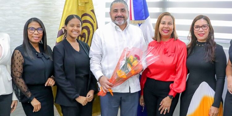JCE recibe representantes del Colectivo Femenino Internacional para la Democracia
