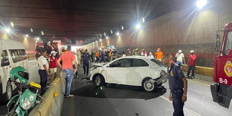 Controlan emergencia por fuga de gas tras accidente en el túnel 27 de Febrero