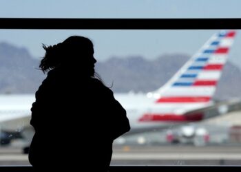 Todos los aviones de American Airlines están en tierra
