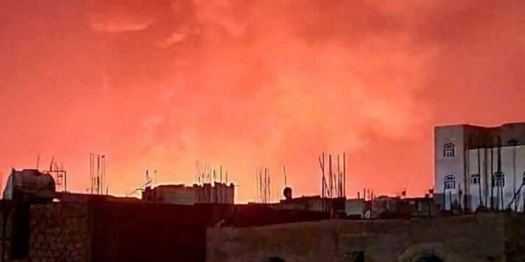 Bombardeo masivo de EE.UU. contra la capital de Yemen (VIDEOS)