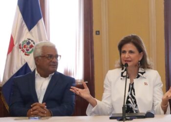 Vicepresidenta Raquel Peña inicia entrega del Bono Navideño a juntas de vecinos
