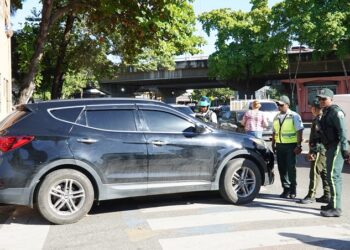 DIGESETT realiza operativo de vehículos mal estacionados