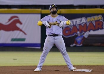 Águilas escalan al tercer puesto tras derrotar a Gigantes