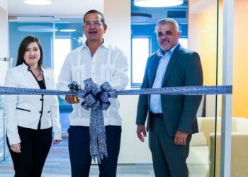 Pierluisi inaugura remodelado piso de oficinas en la Torre Norte del Centro Gubernamental Minillas