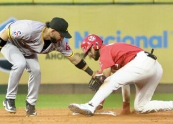 Águilas superan por la mínima a Leones en el Quisqueya