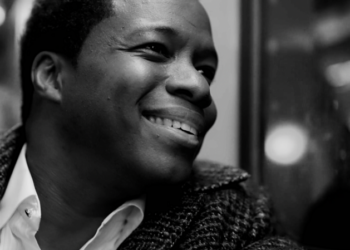 Mauro Castillo reimagina un clásico jazzístico con “Fly Me To The Moon”