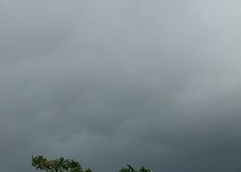 Continúan condiciones atmosféricas por sistema frontal