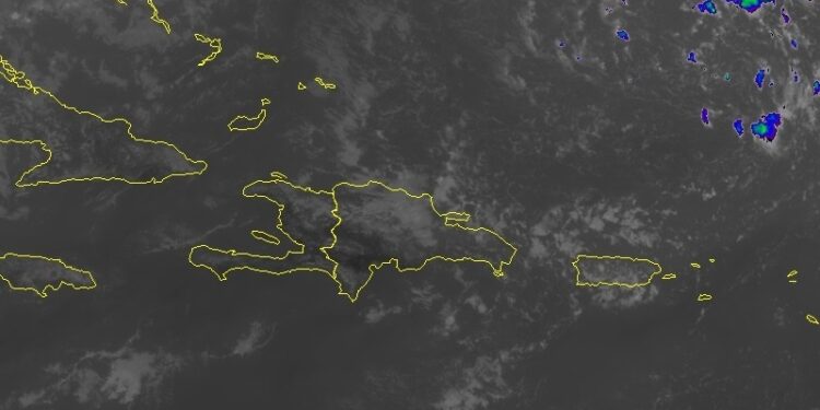 Aguaceros y ráfagas de viento por sistema de baja presión al noreste del país, 13 provincias en alerta