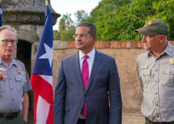 Pierluisi anuncia restauración de las murallas de La Fortaleza