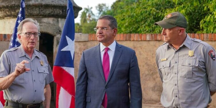 Pierluisi anuncia restauración de las murallas de La Fortaleza