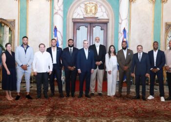 Abinader recibe a miembros de la Asociación de Peloteros de Grandes Ligas