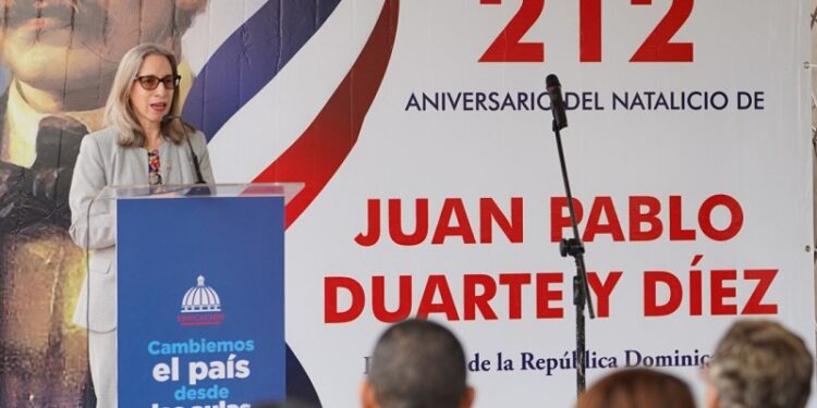 Minerd inicia celebración del 212 aniversario del natalicio de Juan Pablo Duarte