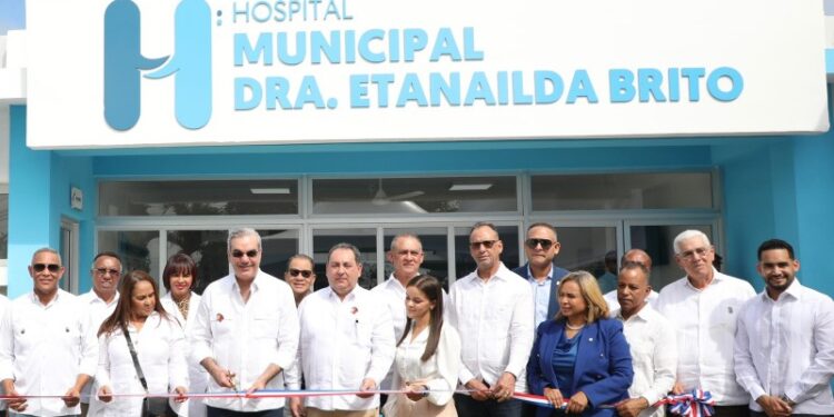 Presidente Abinader inaugura varias obras en Las Guáranas
