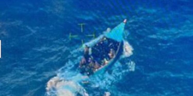 Guardia Costera repatria a 39 migrantes a República Dominicana