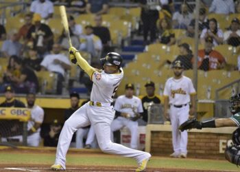 Estrellas derrotan por segundo día seguido a las Águilas en serie semifinal