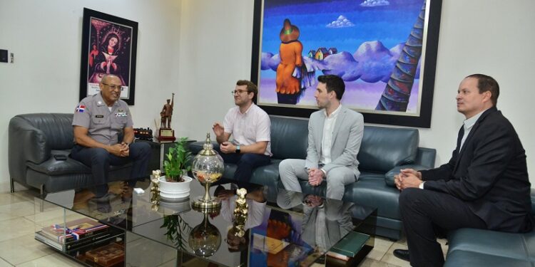 Director de la Policía se reúne con el director ejecutivo de Smytec