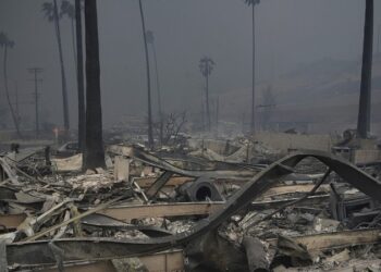 Imágenes apocalípticas de Los Ángeles tras los devastadores incendios (VIDEOS)
