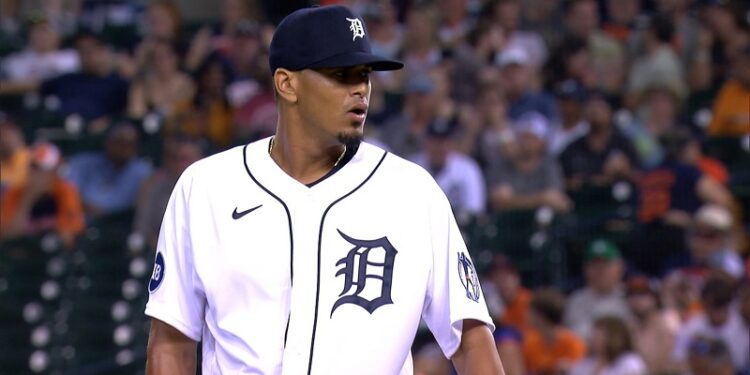 Los Marineros firman a otro derecho llamado Luis Castillo