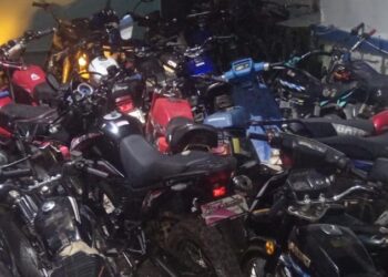 Decenas de detenidos y motocicletas retenidas en operativo policial en Boca Chica y zonas aledañas