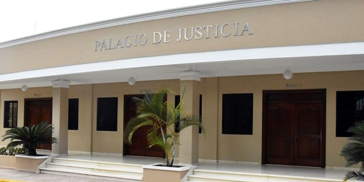 Envían a la cárcel hombre que cometió robo con violencia en banca de lotería