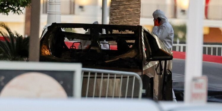 ¿Quién es el autor de la explosión del vehículo Tesla frente a torre de Trump?