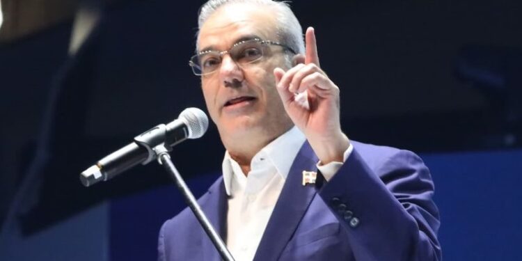 Luis Abinader: El PRM es la mejor herramienta para enfrentar los desafíos del futuro